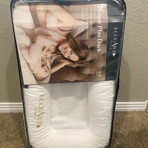 Dock A Tot Deluxe+ with spare cover